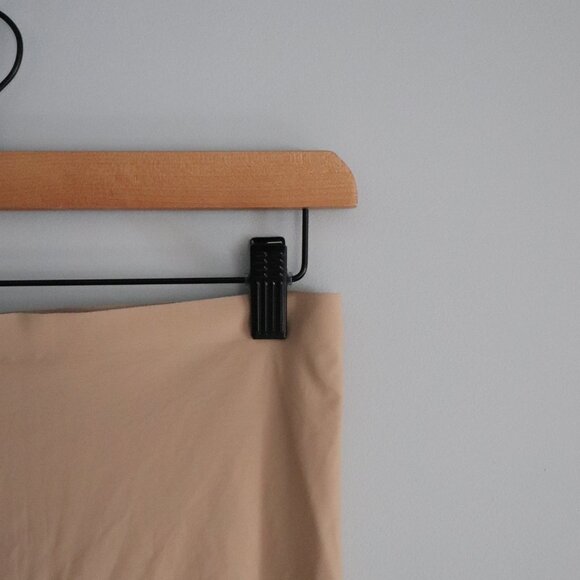 Knix Sz L Beige Thigh Saver Anti-Chafing Seamless Everyday Lightweight Shorts - Picture 5 of 9